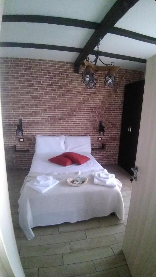 Bed and Breakfast Domus Florio - Humanitas Rozzano à Pieve Emanuele Extérieur photo